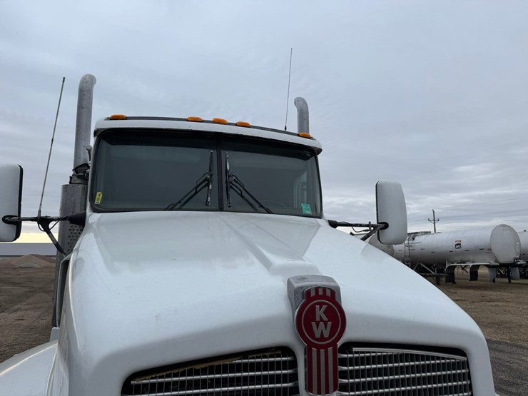 1995-kenworth-t600-image-18