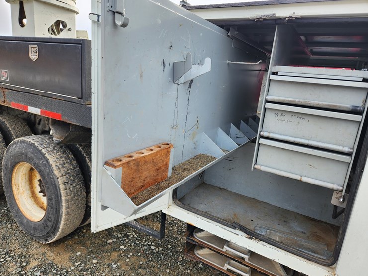 2008-international-workstar-7400-image-30