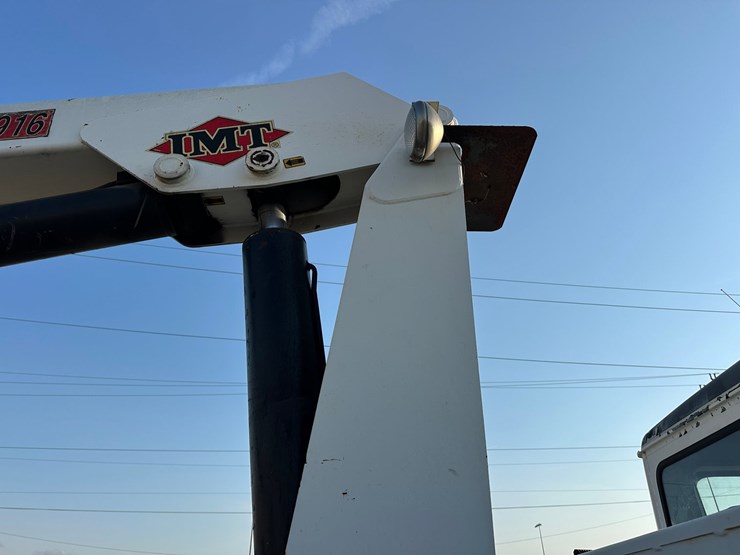 freightliner-fl70-image-37