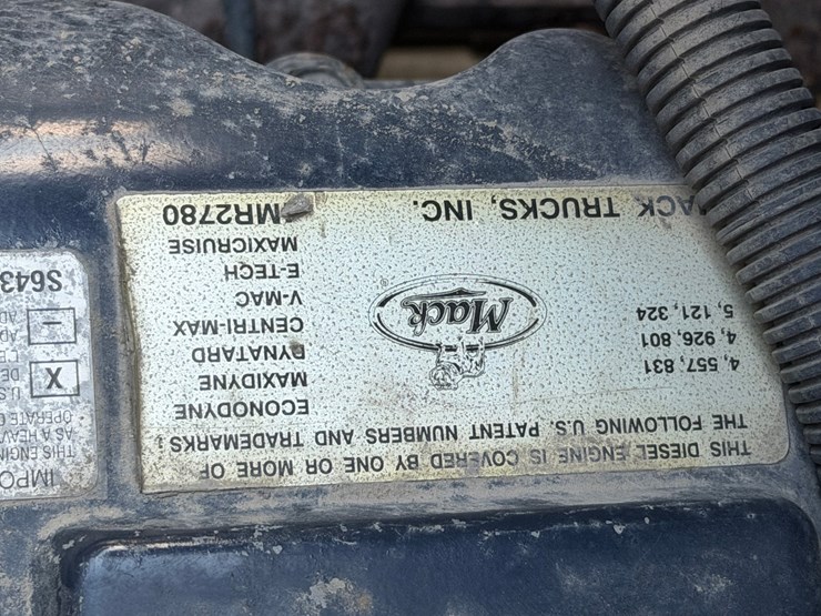 #1049-•-2005-mack-granite-tri-axle-dump-image-60