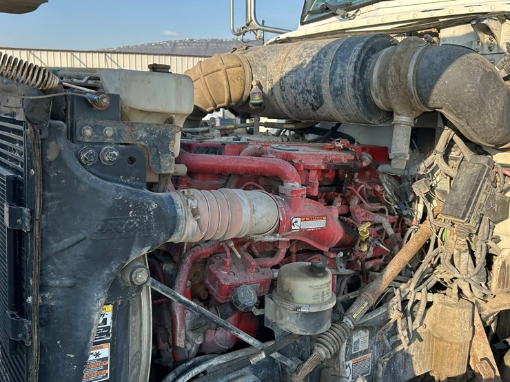 peterbilt-365-image-82