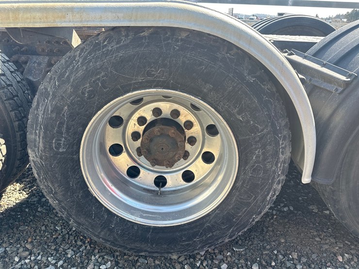 2014-massey-ferguson-8-image-61