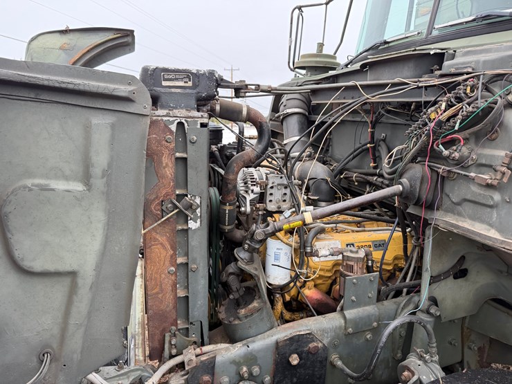 1984-mack-dm492s-image-12