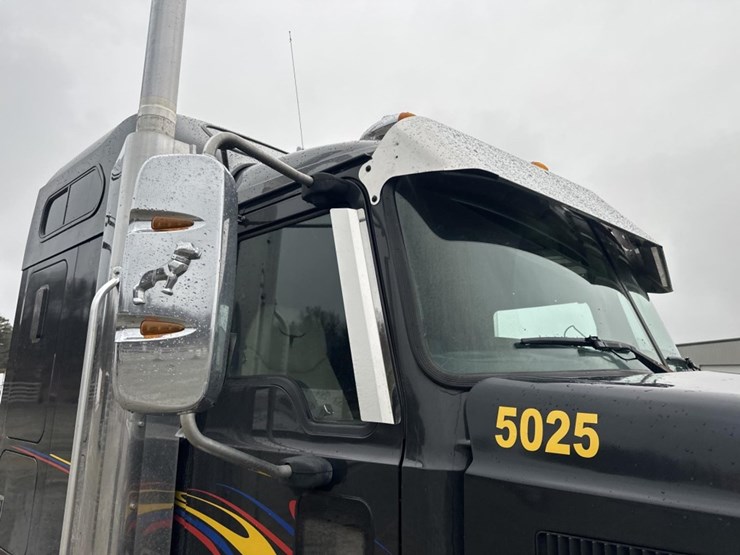 2009-massey-ferguson-8-image-14