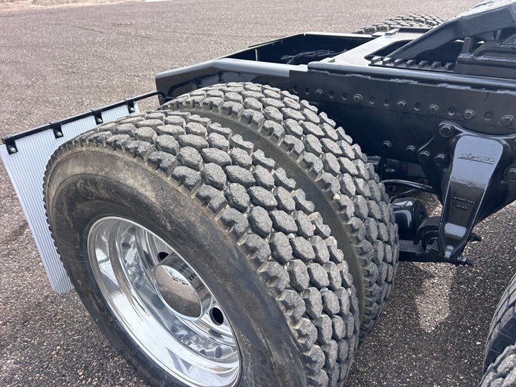 #1009-•-2012-western-star-conventional-4-sleeper-cab-truck-tractor-image-26