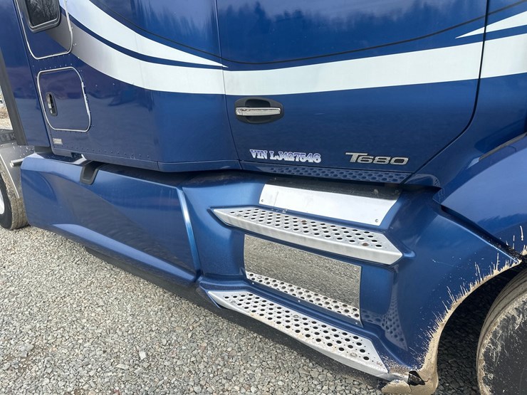 2020-kenworth-t680-image-18