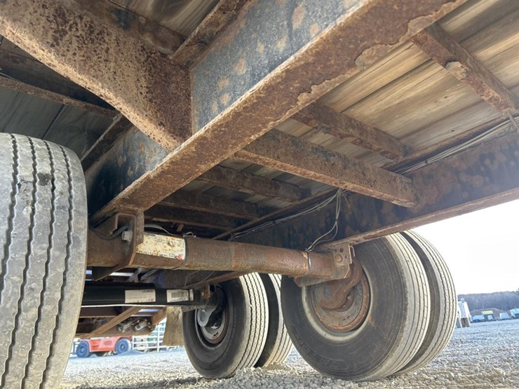 2016-massey-ferguson-8-image-21