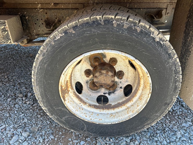 2005-isuzu-nqr-image-67