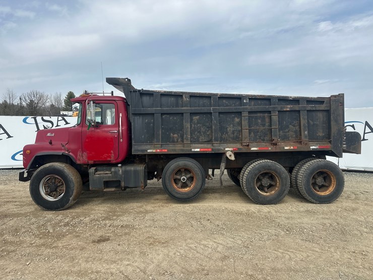 1986-mack-dm686s-image-2