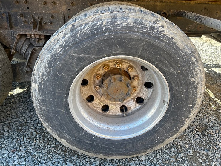 2006-international-7400-image-72