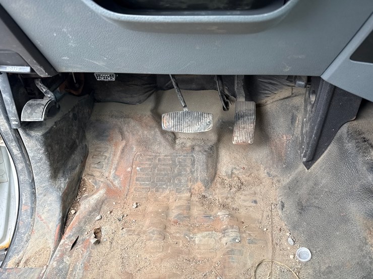 2015-ford-f550-image-56