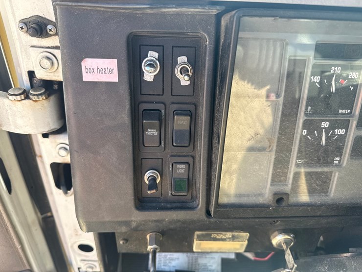 2000-international-4700-image-40