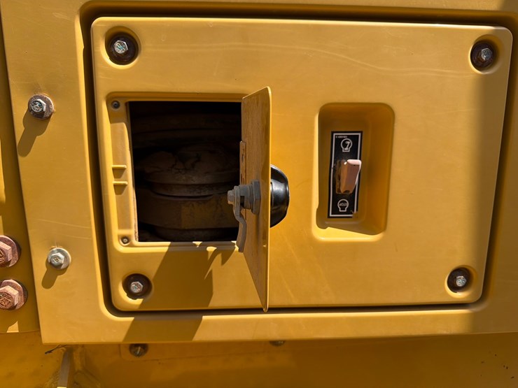 2018-caterpillar-12m3-image-69