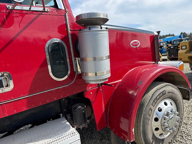 2004-peterbilt-378-image-24