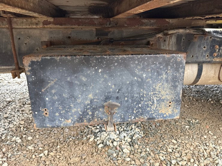 1993-ford-f700-image-40