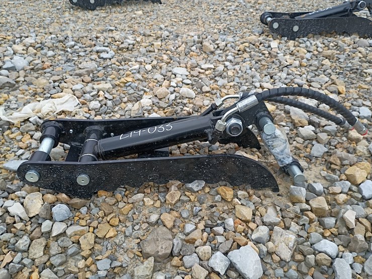 #l19-033-•-tpm-hydraulic-thumb-mini-excavator-attachment-image-2