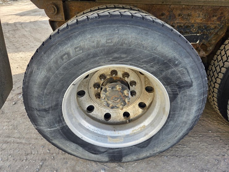 2012-international-7600-image-74