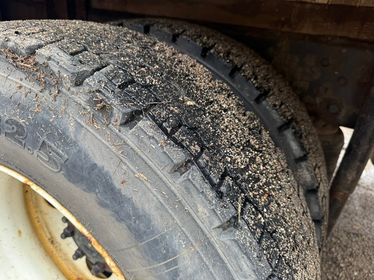 2012-international-7400-image-75