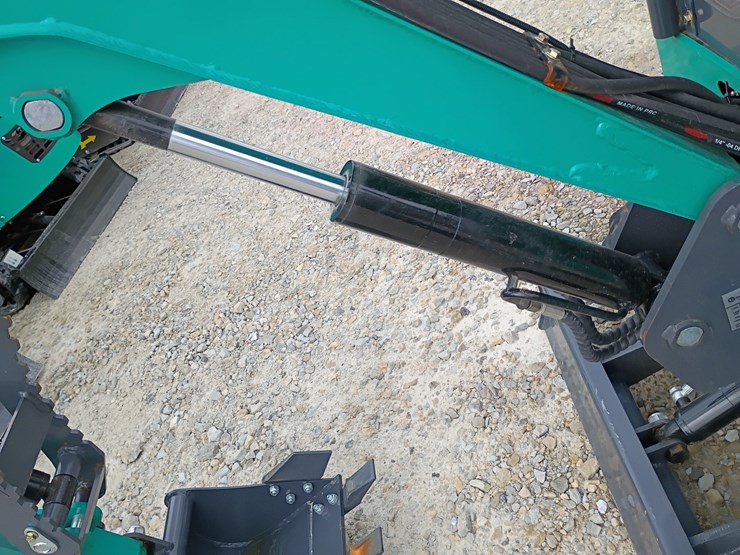 #24173-•-2025-agt-qk16r-mini-excavator-image-24