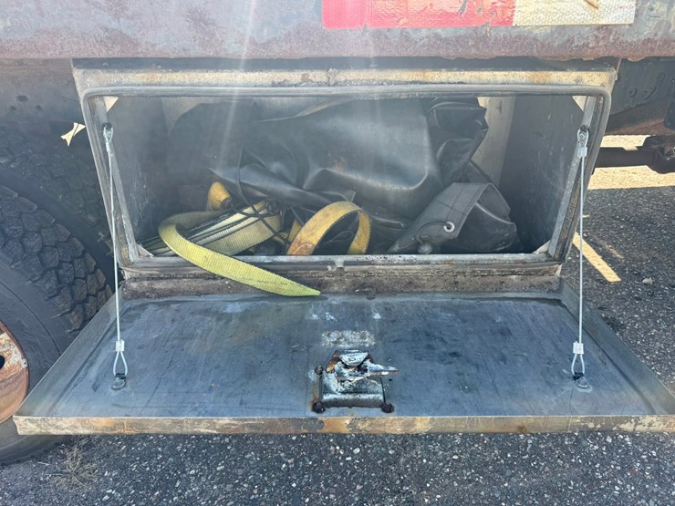 2011-ford-f550-xl-image-21