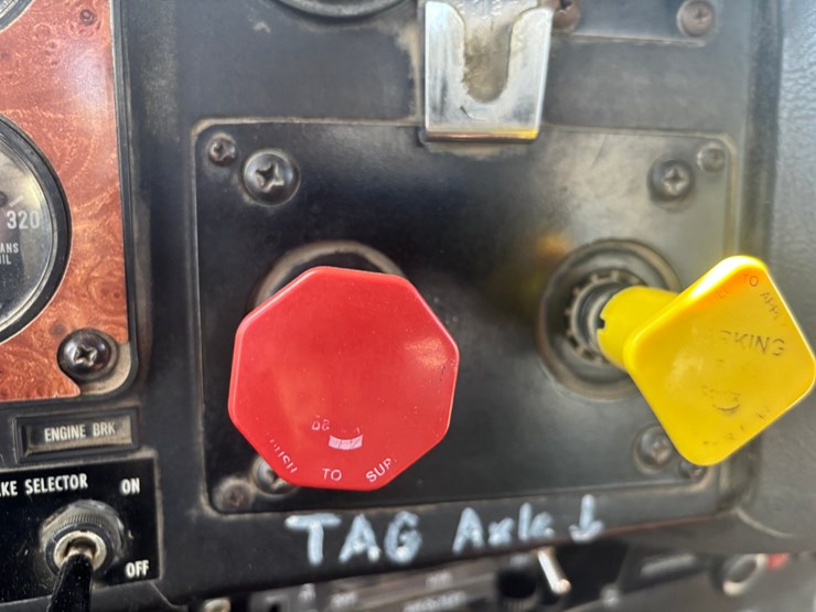 1994-international-9400-image-43