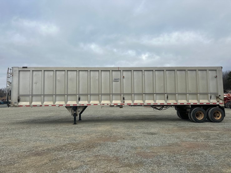 2008-massey-ferguson-8-image-2