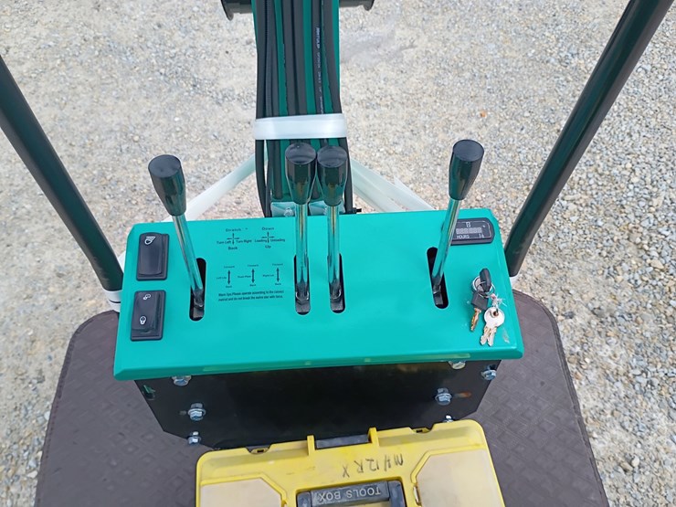 #24170-•-2025-agt-mh12rx-mini-excavator-image-13