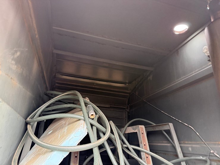 1984-mack-dm492s-image-41