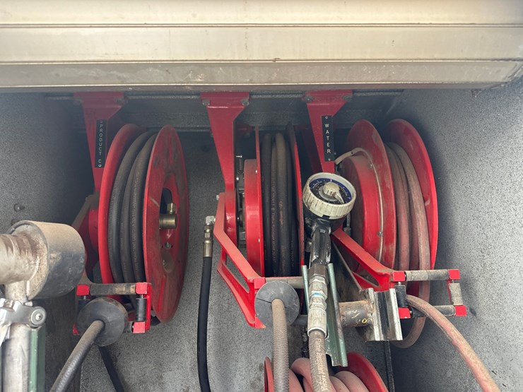 1995-international-8100-image-26