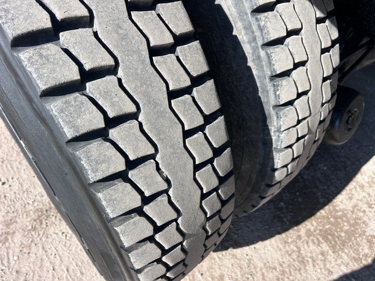 #1679-•-2004-kenworth-flatbed-truck-image-63