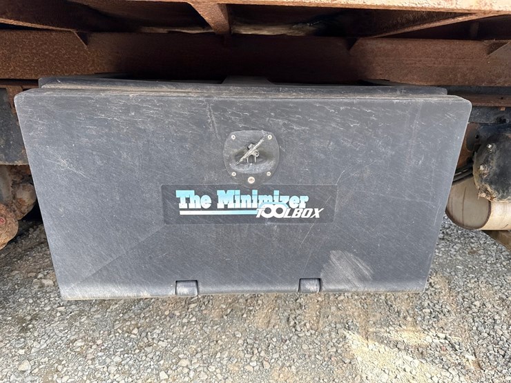 1990-massey-ferguson-8-image-42