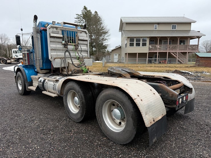 2020-kenworth-t800-image-3