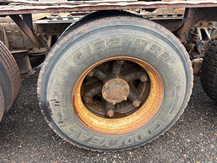 1996-mack-ch613-image-65