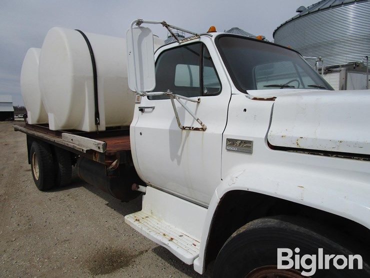 1977-gmc-6500-flatbed-truck-w/nurse-tanks-image-18