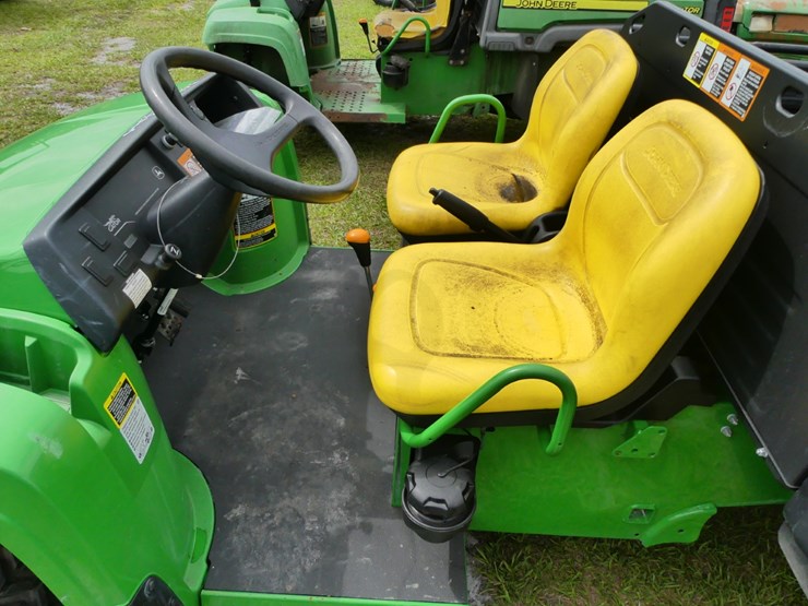 2024-john-deere-tx-4x2-image-9
