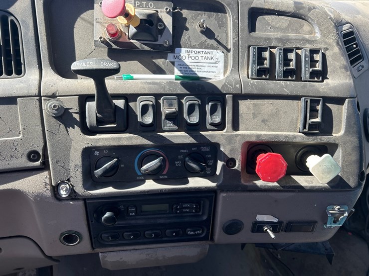 2005-massey-ferguson-8-image-56