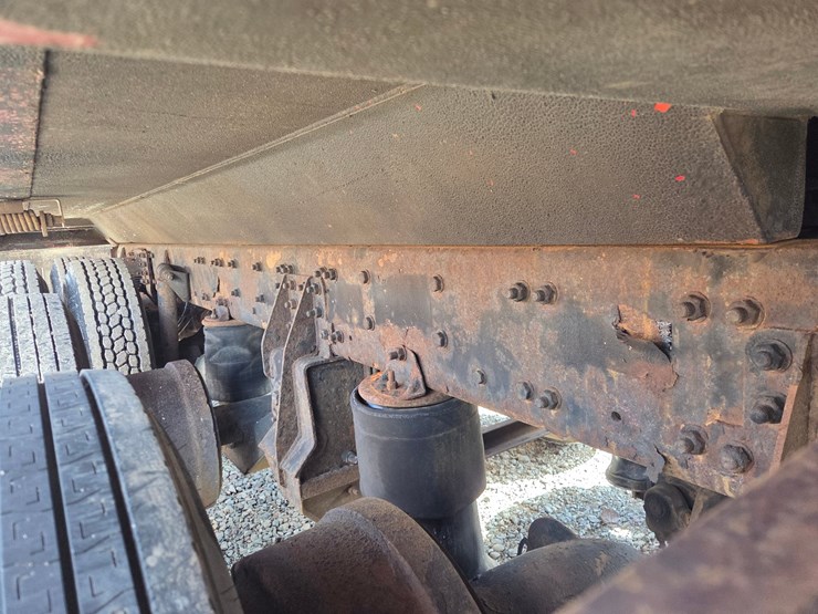 2005-massey-ferguson-8-image-33