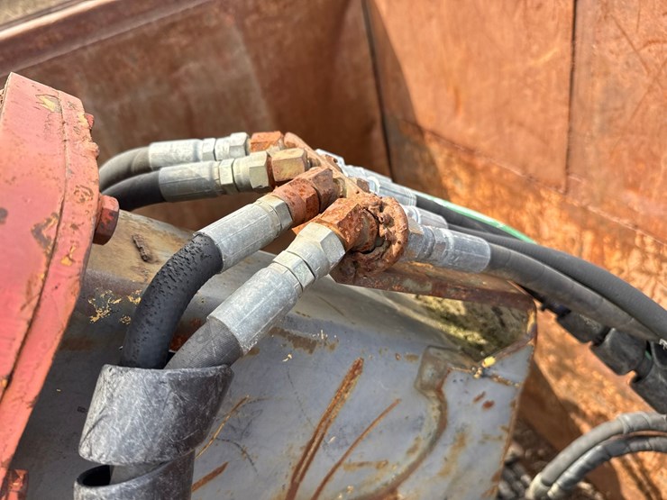 1990-massey-ferguson-8-image-58