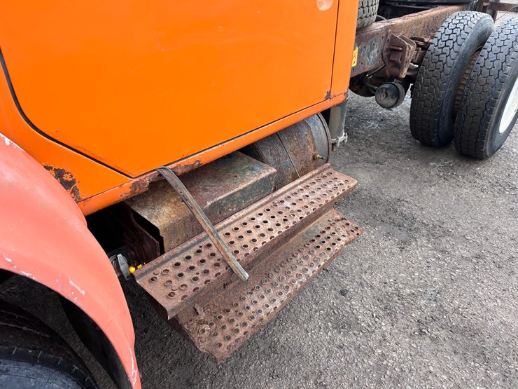 1992-international-4900-image-11