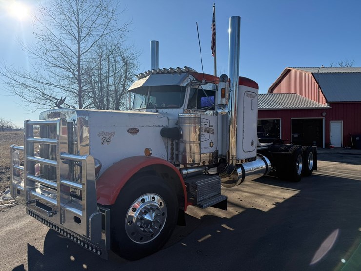1974-peterbilt-359-image-1