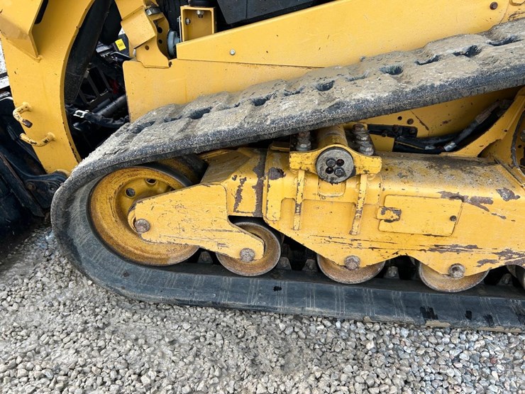 2019-caterpillar-259d3-image-18