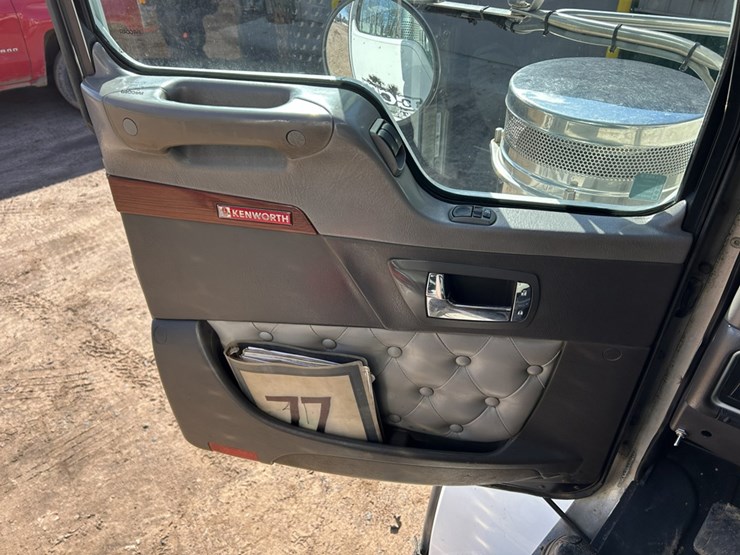 2006-kenworth-t800b-image-73