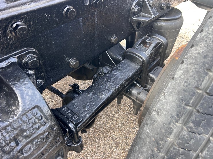 2000-peterbilt-379-image-34