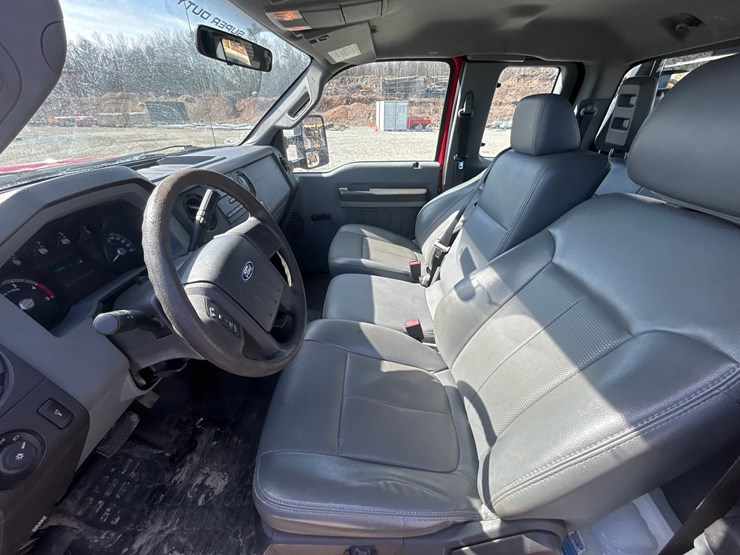2011-ford-f550-image-70