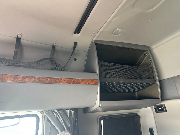 2017-international-lt-image-38