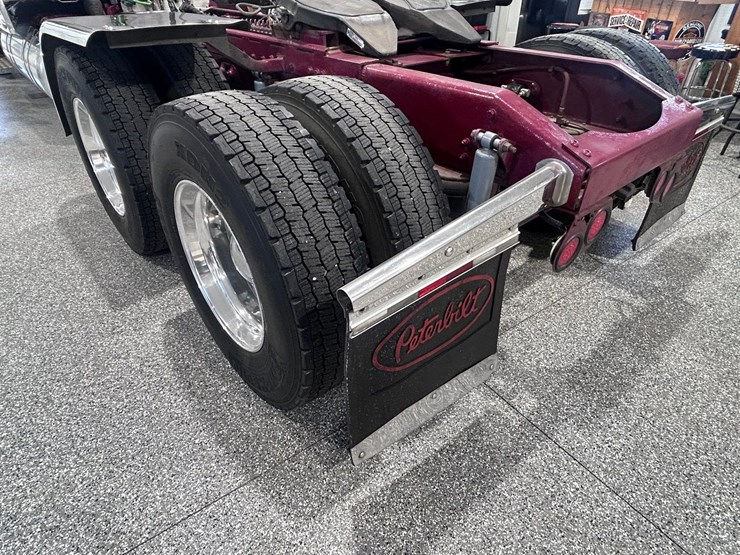 2007-peterbilt-379-image-18