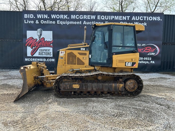 caterpillar-d5k-xl-image-1