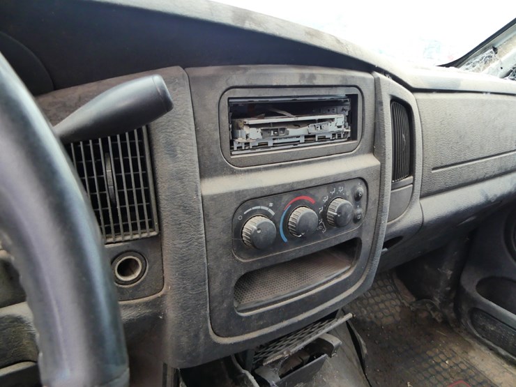 2005-dodge-ram-2500-image-13