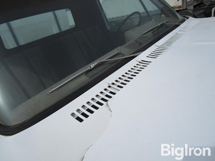 1977-gmc-6500-flatbed-truck-w/nurse-tanks-image-17