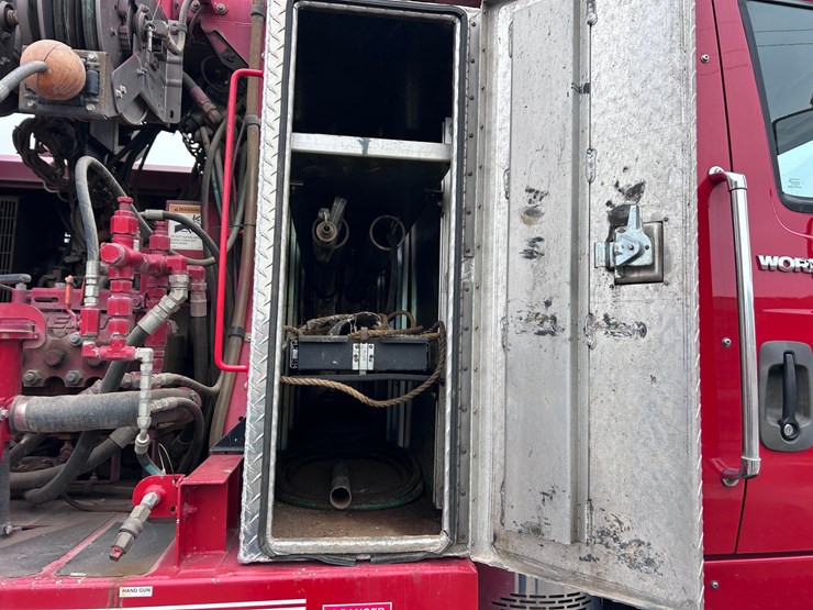 #1690-•-2013-international-7500-6x4-hydro-excavation-truck-image-50